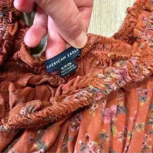 NWOT American Eagle Off The Shoulder Floral Flowy Babydoll Blouse Tank Small - Picture 4 of 6